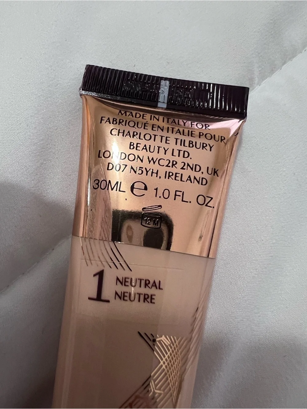 CHARLOTTE TILBURY Beautiful Skin Medium Coverage Liquid Foundation with Hyaluron